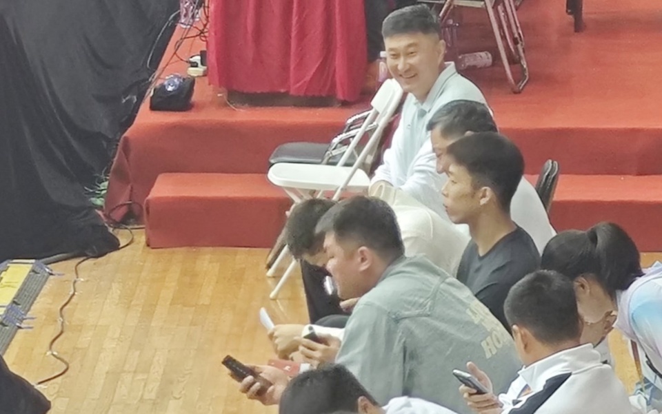 左右时间便, 了这次邀请