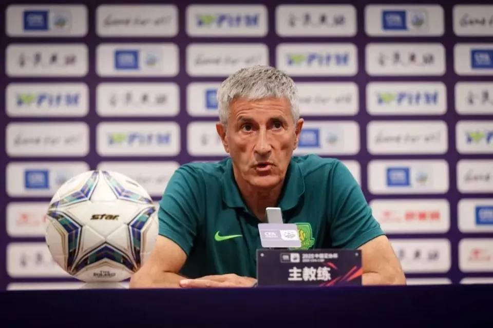 cente, 持球者更倾